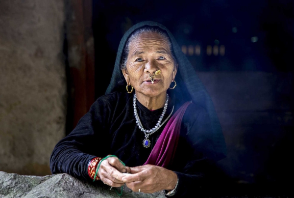 tirage photo bienveillance himalaya chez les tsumbas du nepal