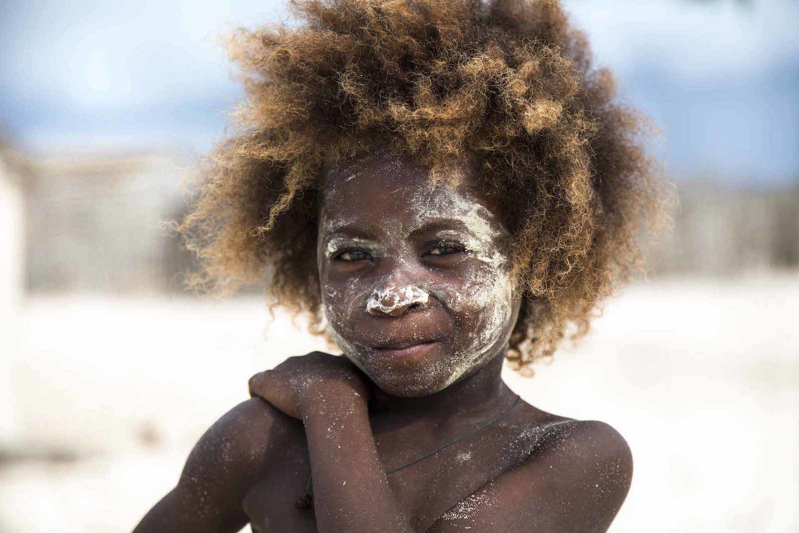 tirage photo cheveux de feux chez les vezos de madagascar