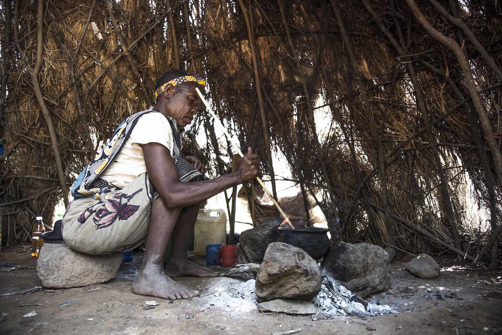 tirage photo ebullition baobabienne chez les hadzabe de tanzanie