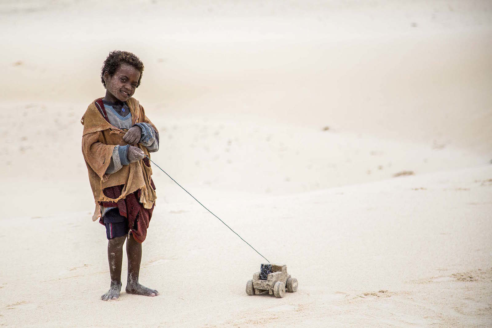 tirage photo jeu chez les vezos de madagascar