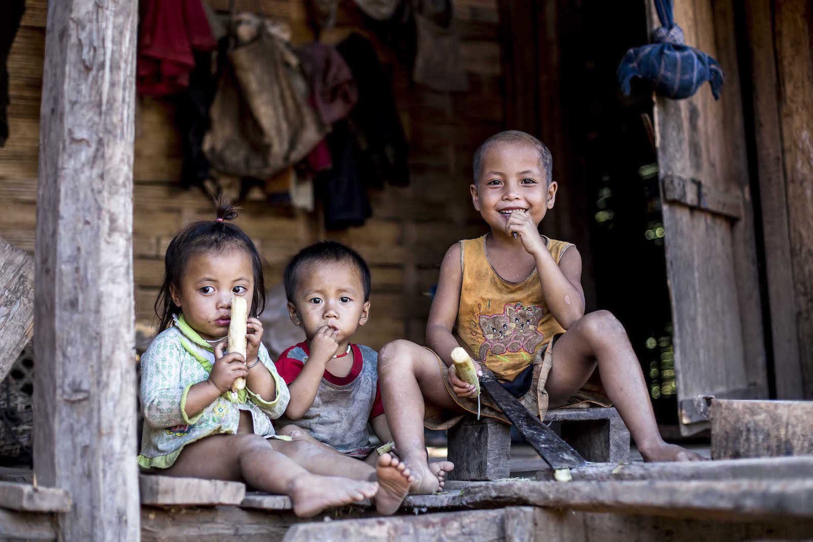 tirage photo moment partage chez les akhas du laos