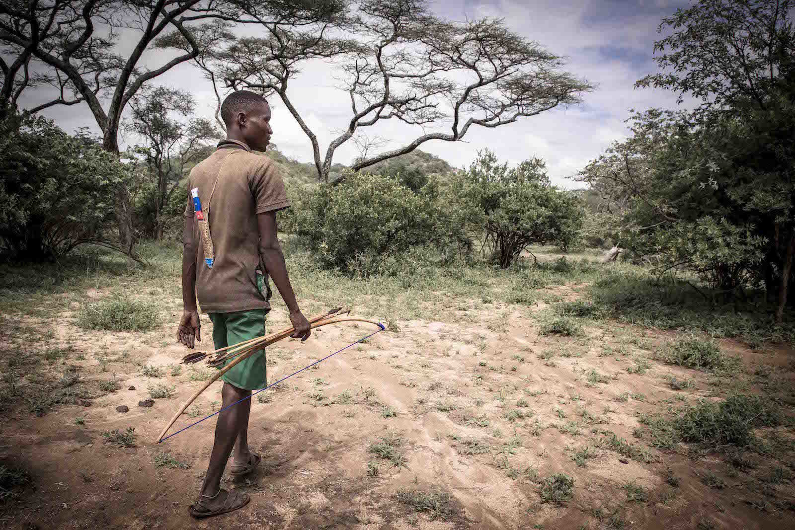 tirage photo vers de nouveaux horizons chez les hadzabe de tanzanie